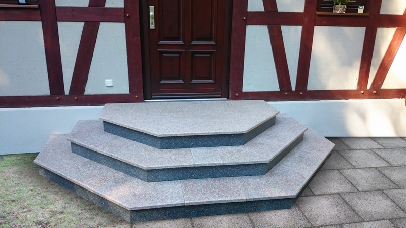 Trapezförmige Eingangstreppe aus Naturstein 